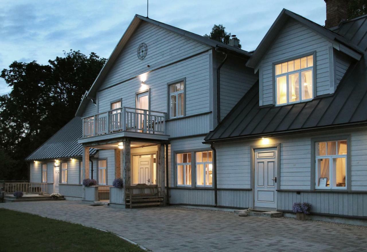 Meke Hotel Mustkalni Exterior photo